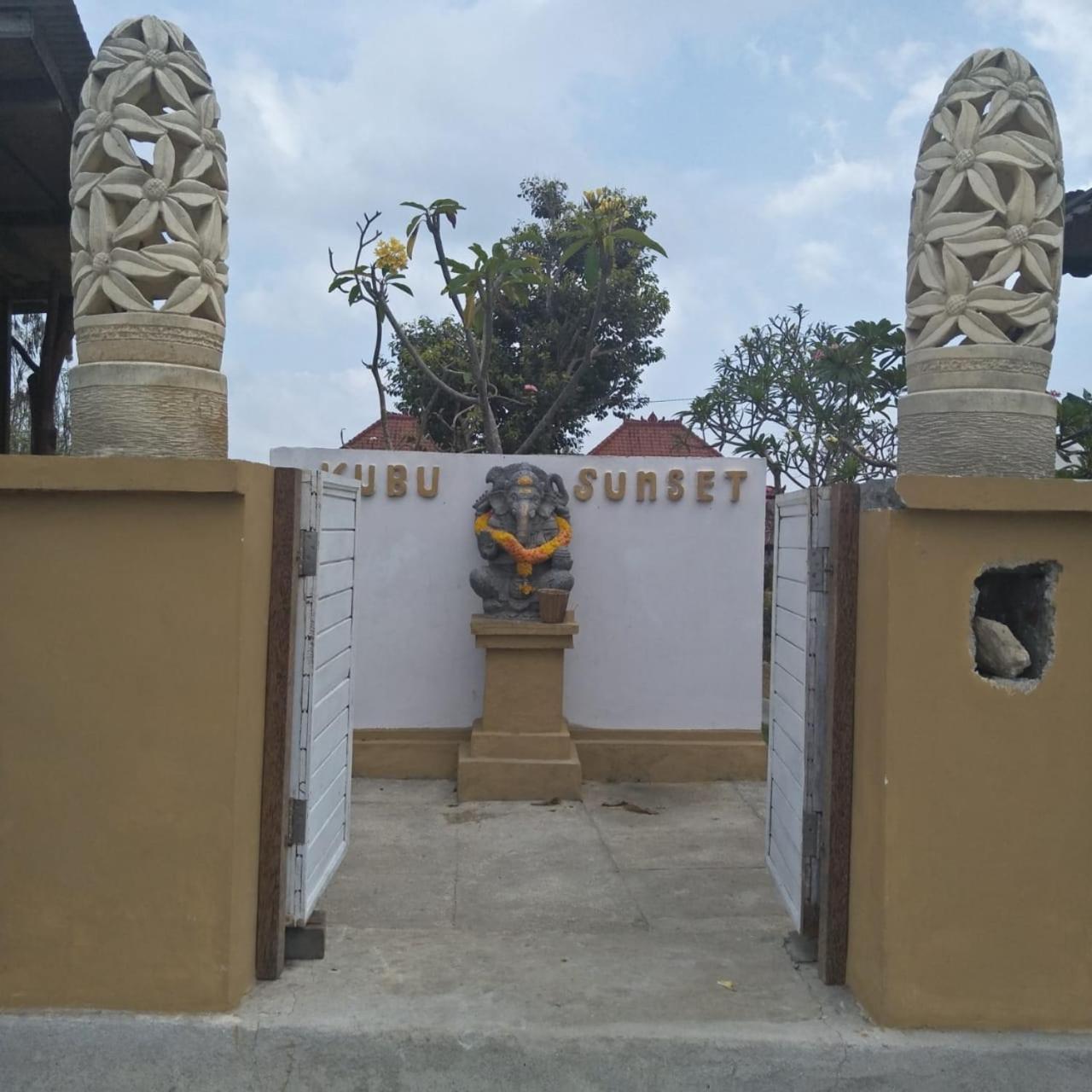 Kubu Sunset Guest House Nusa Lembongan  Bagian luar foto