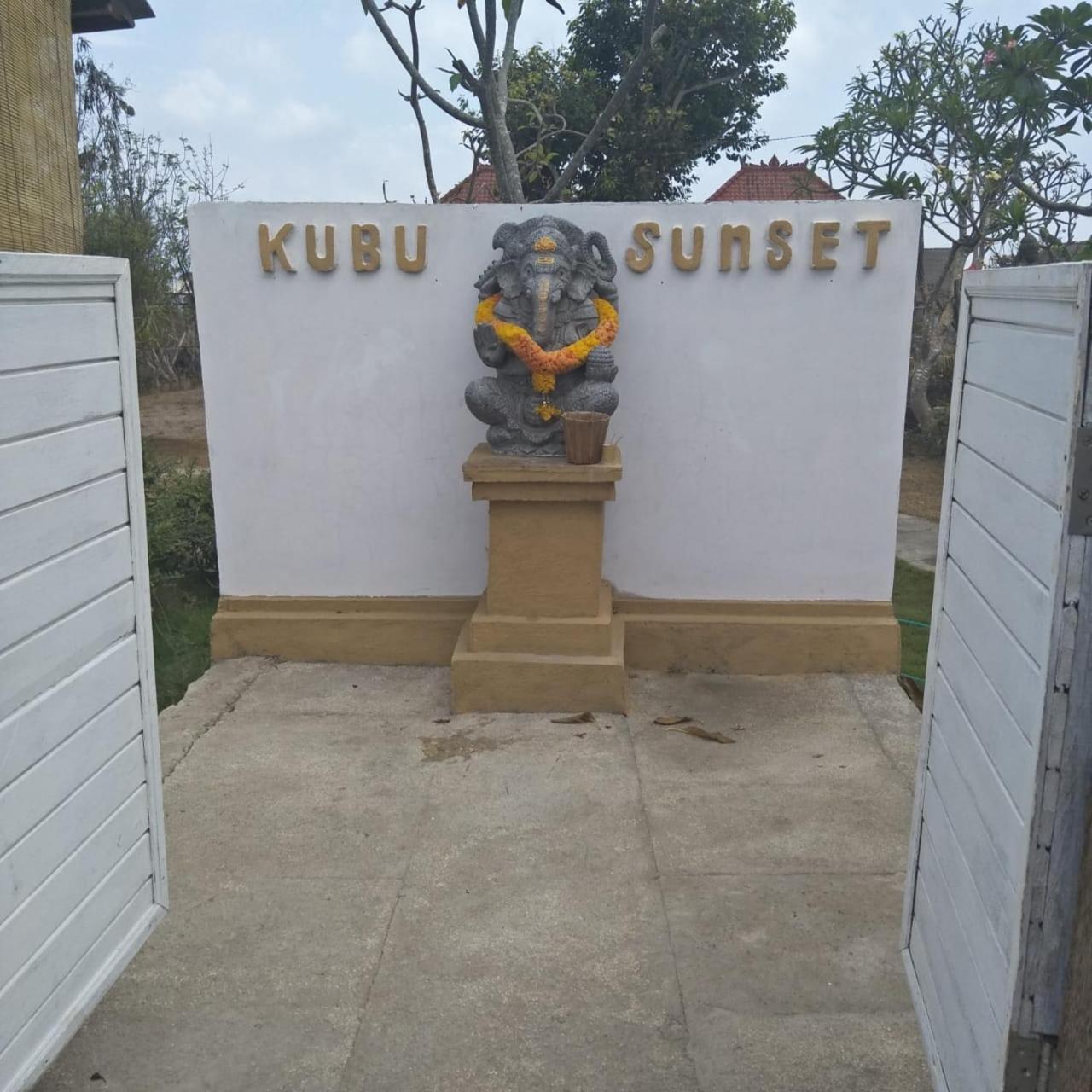 Kubu Sunset Guest House Nusa Lembongan  Bagian luar foto